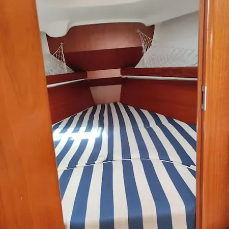 Romantic Sailboat In Belem * リスボン